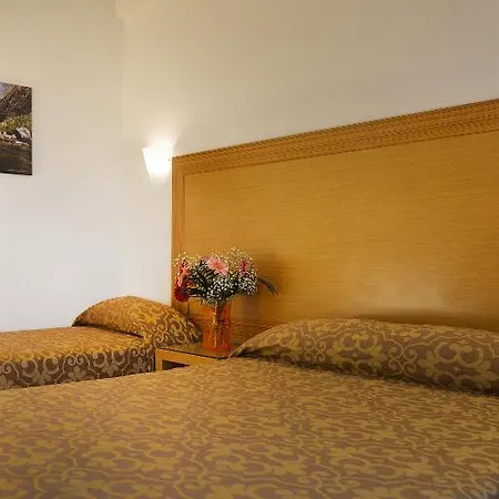 Itanos Hotel
